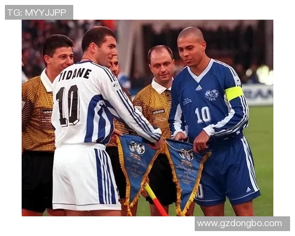 足坛之星:那些技艺超群的足球明星与他们的精彩瞬间