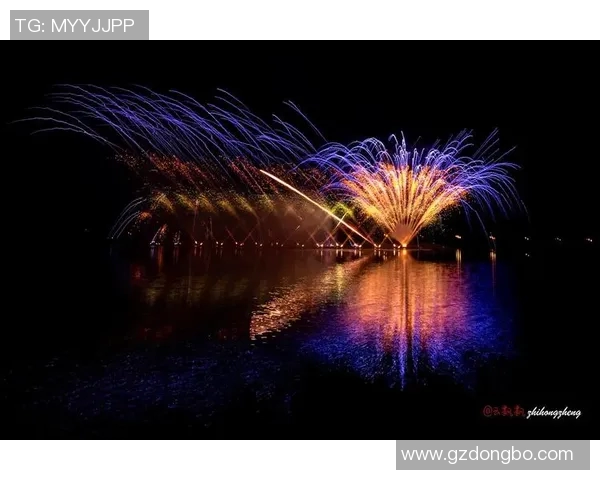 足球明星家庭庆祝盛宴璀璨烟花绽放夜空点亮幸福时刻 足球明星家庭庆祝盛宴璀璨烟花绽放夜空点亮幸福时刻